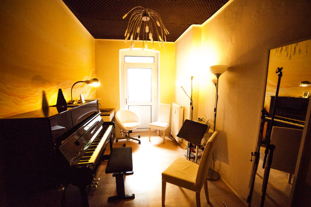 gitarrenunterricht-musikschule-gereon-koeln-proberaum-gitarre-üben